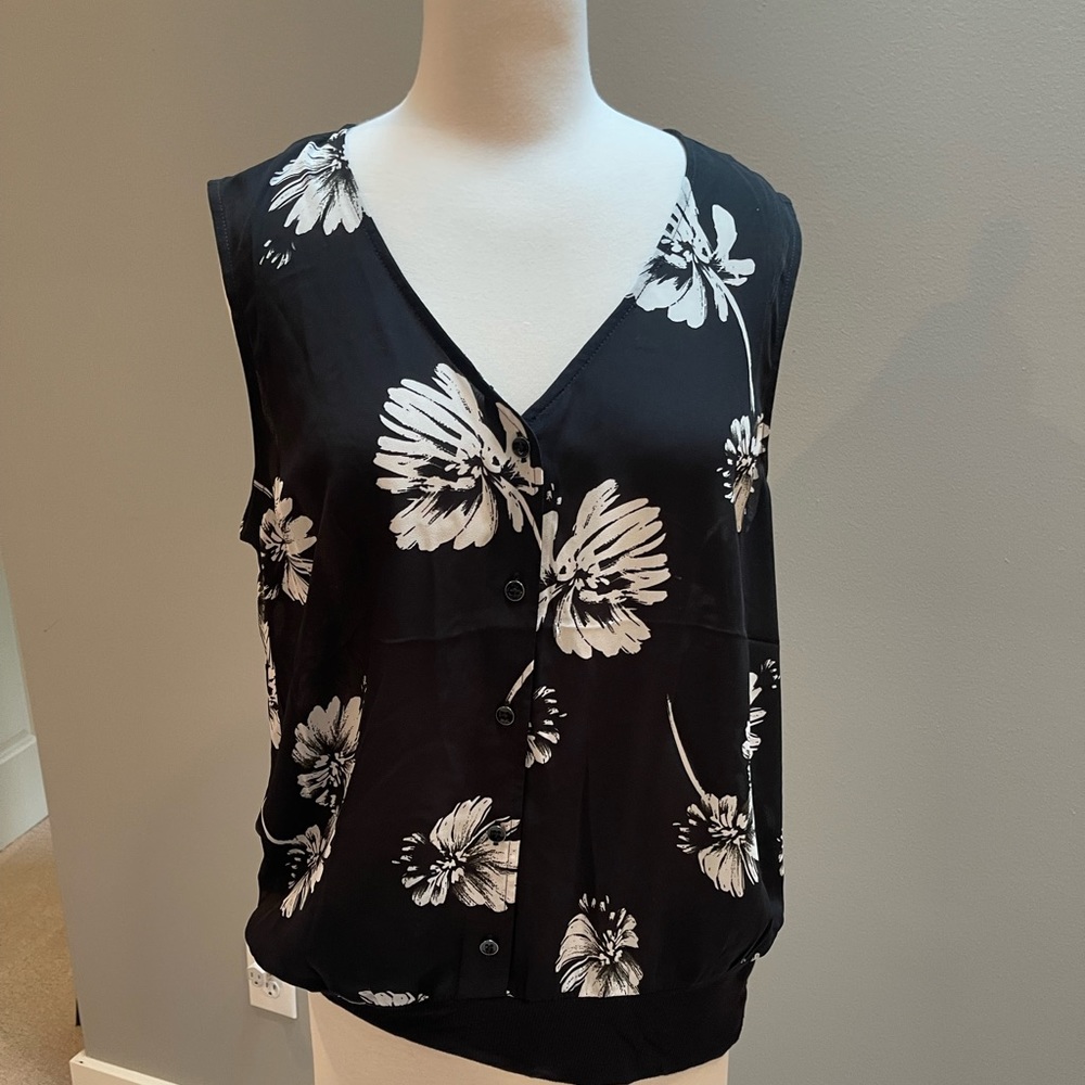 Cabi Sleeveless Tank size M